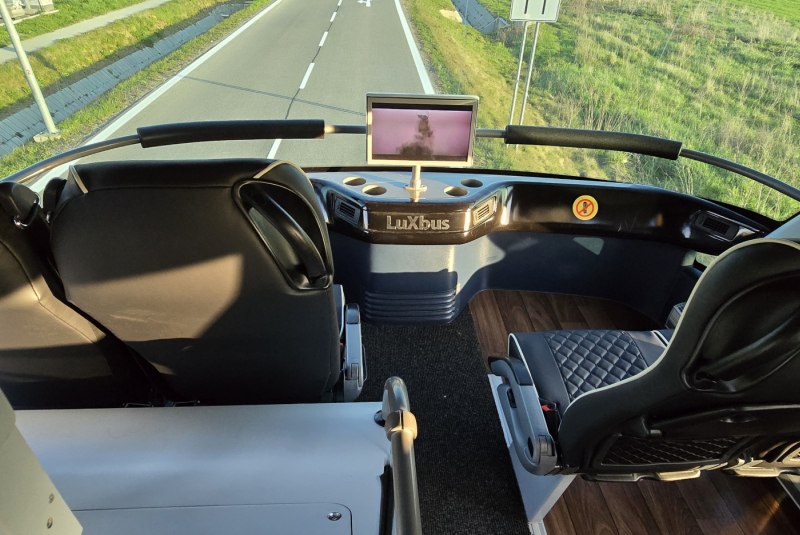 Vozový park / Autobus Neoplan Skyliner, 78+1 miestny